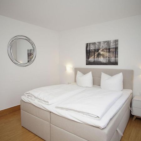 Strandnah Mit Terrasse, Gratis Nutzung Vom Ahoi Erlebnisbad Und Sauna In Sellin - Strandhaus Moenchgut Fewo06 ลอบเบอ ภายนอก รูปภาพ