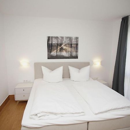 Strandnah Mit Terrasse, Gratis Nutzung Vom Ahoi Erlebnisbad Und Sauna In Sellin - Strandhaus Moenchgut Fewo06 ลอบเบอ ภายนอก รูปภาพ