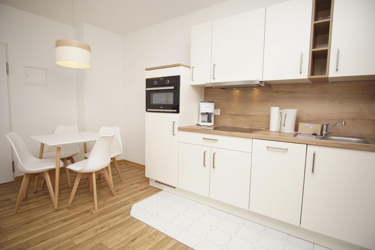 Strandnah Mit Terrasse, Gratis Nutzung Vom Ahoi Erlebnisbad Und Sauna In Sellin - Strandhaus Moenchgut Fewo06 ลอบเบอ ภายนอก รูปภาพ